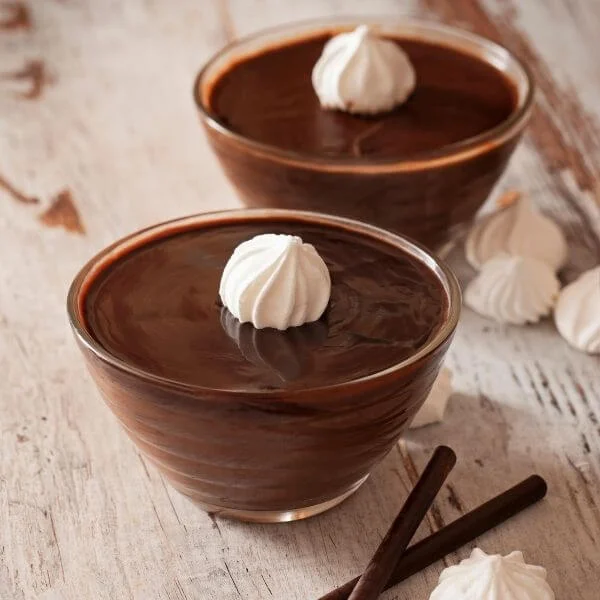 nizkokalorični čokoladni konjak puding