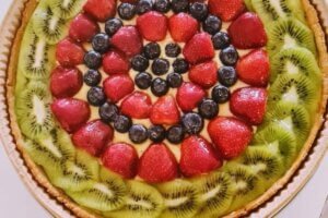 LCHF pita z vanilijevo kremo in sezonskim sadjem (6)