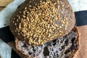 keto sezamove bombetke pajs brez obresti