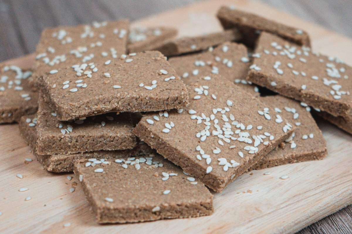 LCHF masleni krekerji pajs brez obresti