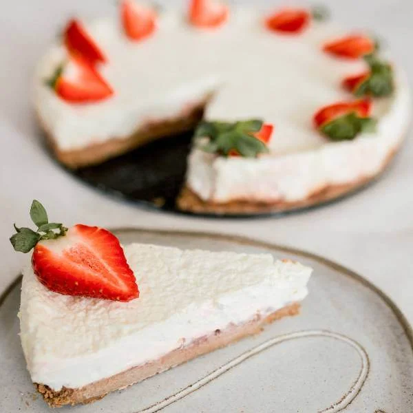 keto jagodni cheesecake