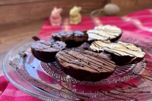 keto polnjena čokoladna jajčka