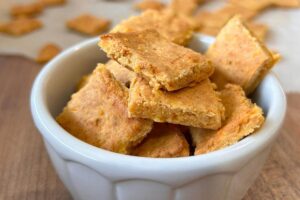 keto sirovi krekerji