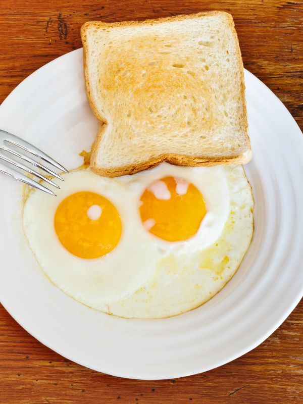 Low carb toast pajs brez obresti z jajci