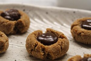 KETO PIŠKOTI polnjeni z lešnikovim namazom (2)