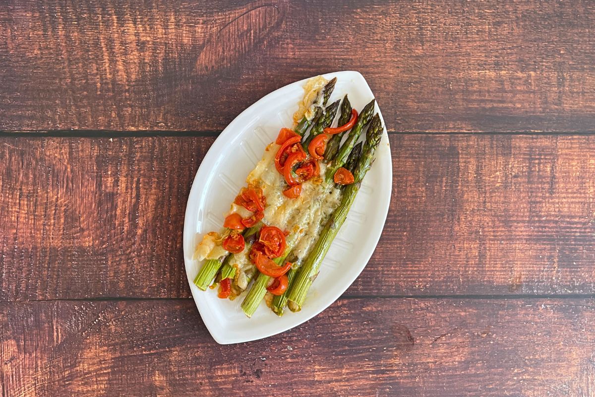 KETO Šparglji caprese