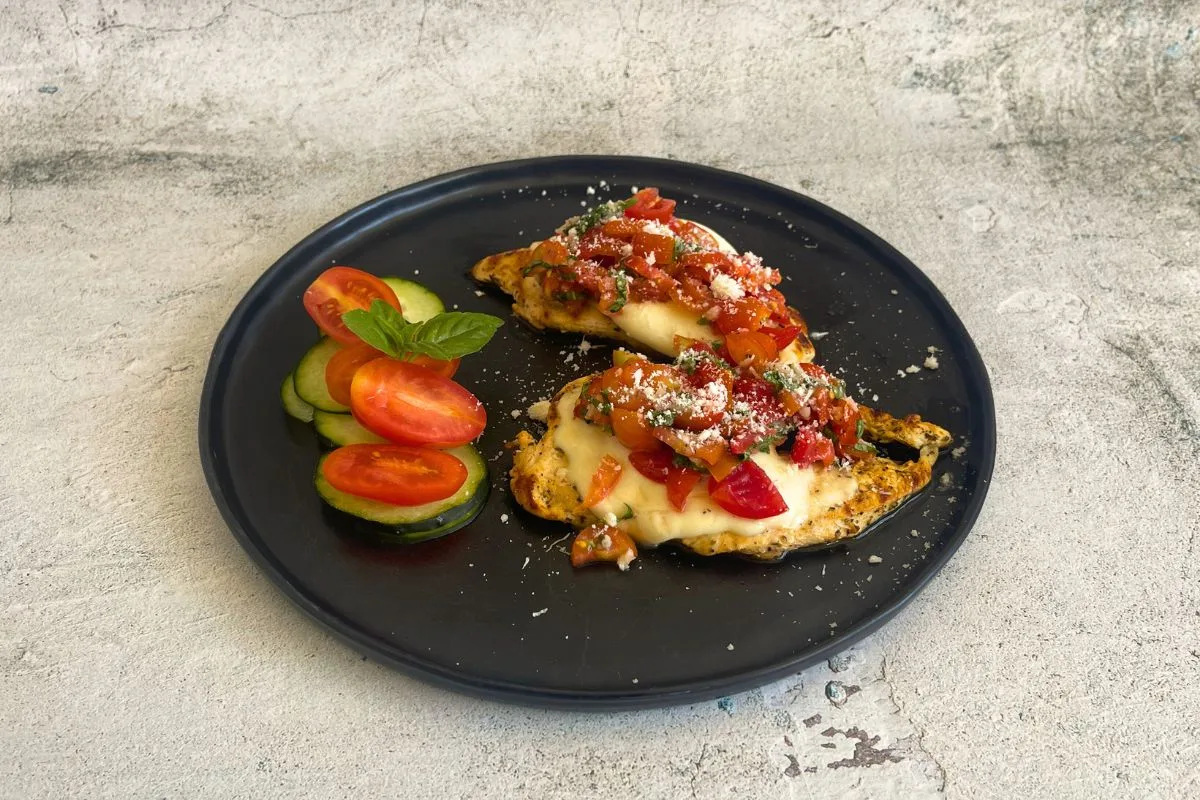 KETO Brusketa s piščancem