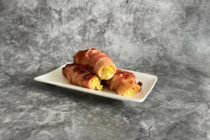 KETO Rolice s slanino in jajcem