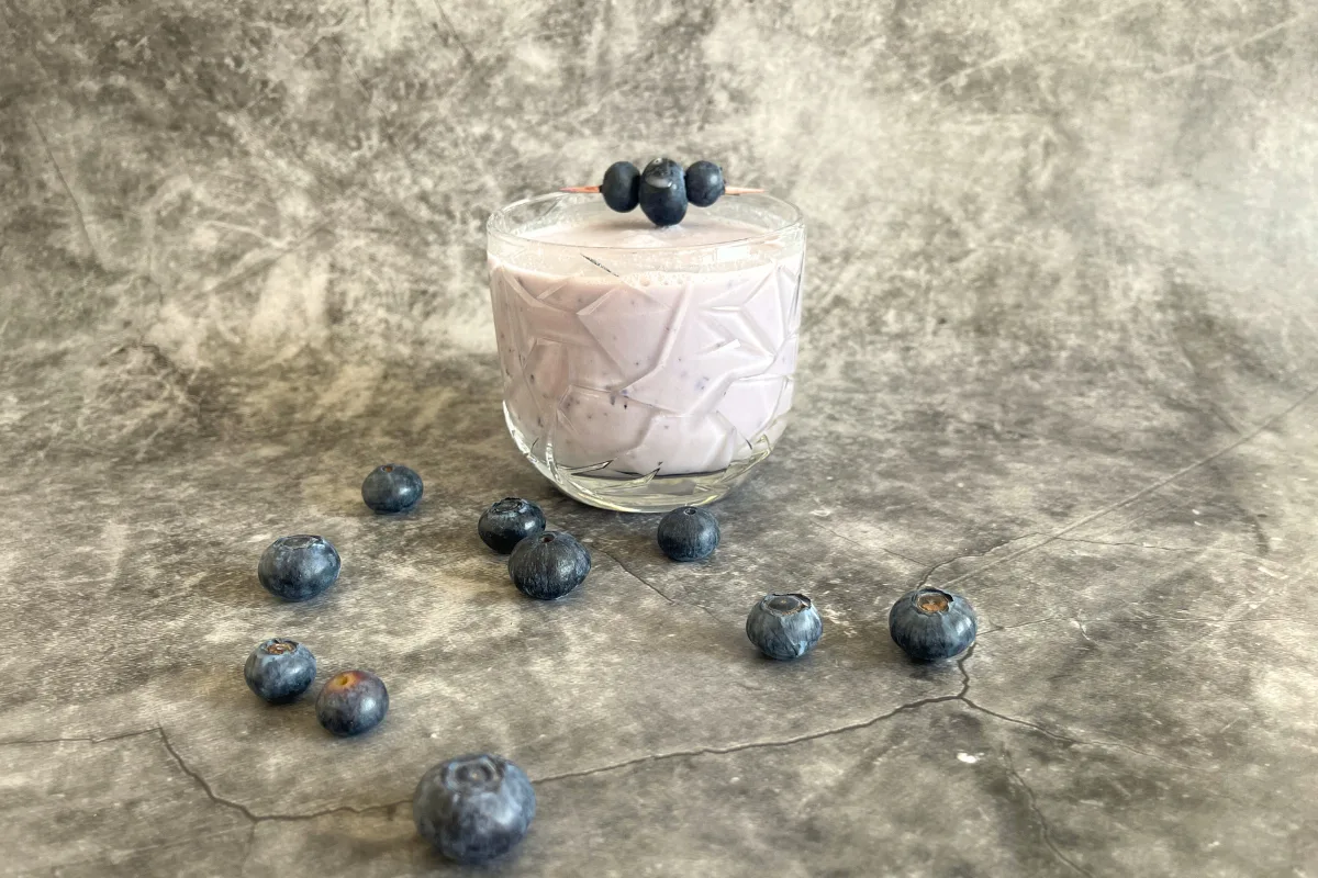 Keto borovničev smoothie