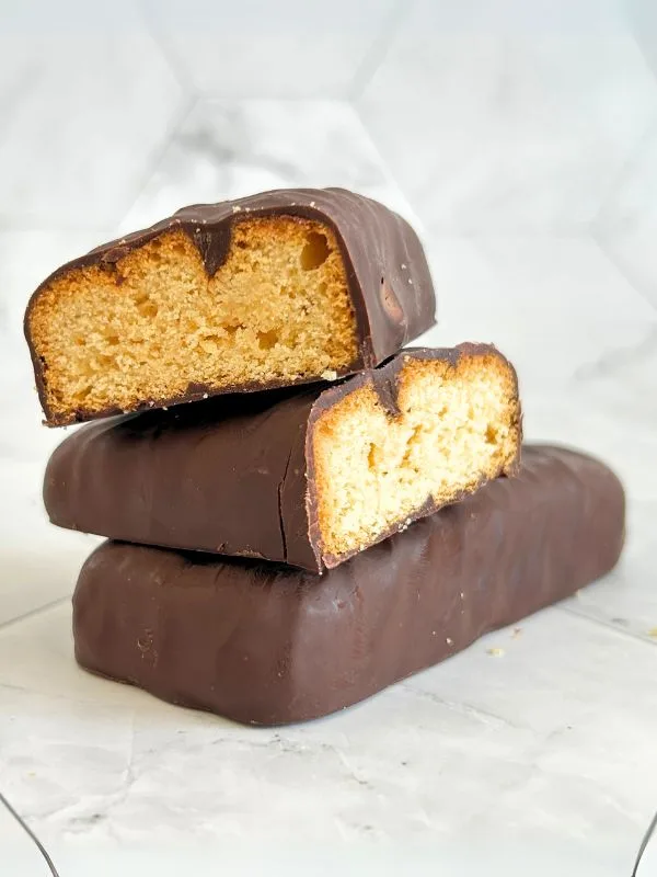 ČokoPom Kolač - Pomarančni fit kolač v čokoladi s sladili (1)